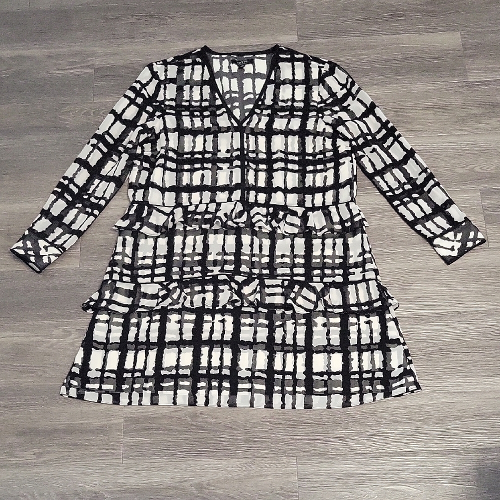 Isaac Mizrahi Monochrome Patterned Top